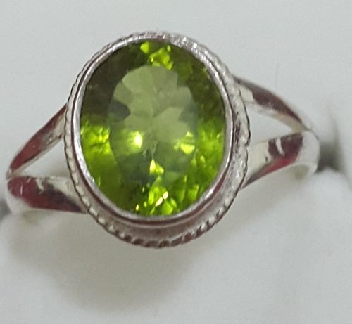 Peridot Very Stylish Silver Ring